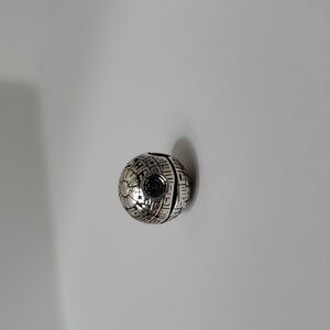 Star Wars x Pandora Death Star Clip Charm